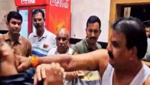 आमदार, मंत्र्यांना ठोकमध्ये नाइट ड्रेस घेऊन दिले तर..?